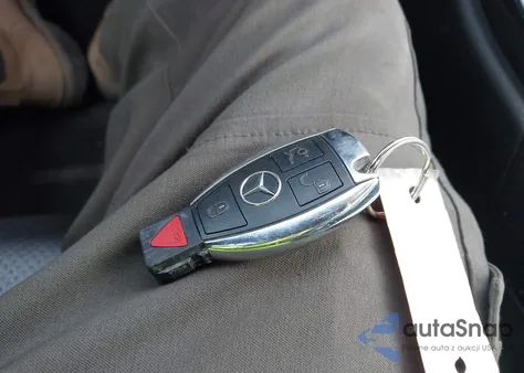 2015 Mercedes-Benz C 300 4Matic/Luxury 4Matic/Sport 4Matic z USA, uszkodzony, nr VIN 55SWF4KBXFU077028